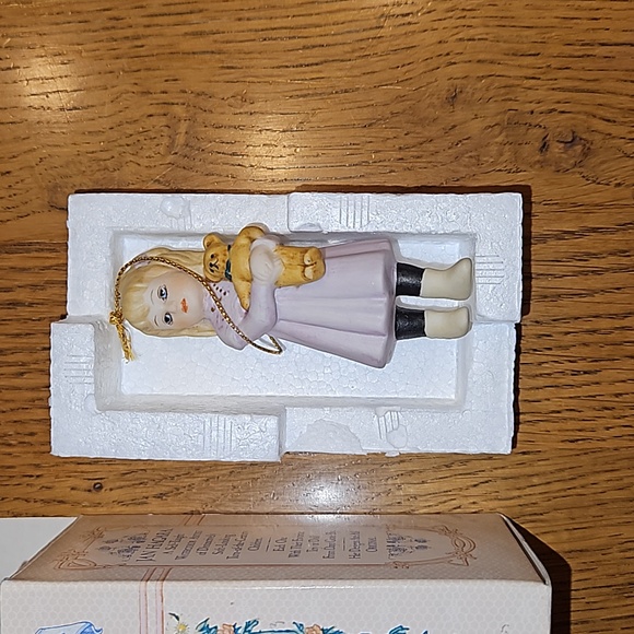 Jan Hagara ornament - Jessica - Picture 1 of 2